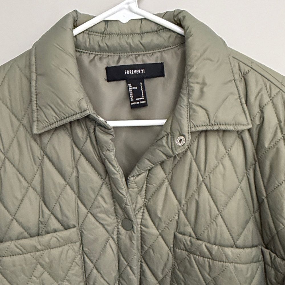 Forever 21 Oversized Olive Green Quilted Shirt Jacket Size S - Picture 3 of 7